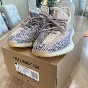 ❌SOLD❌YEEZY BOOST 350 V2